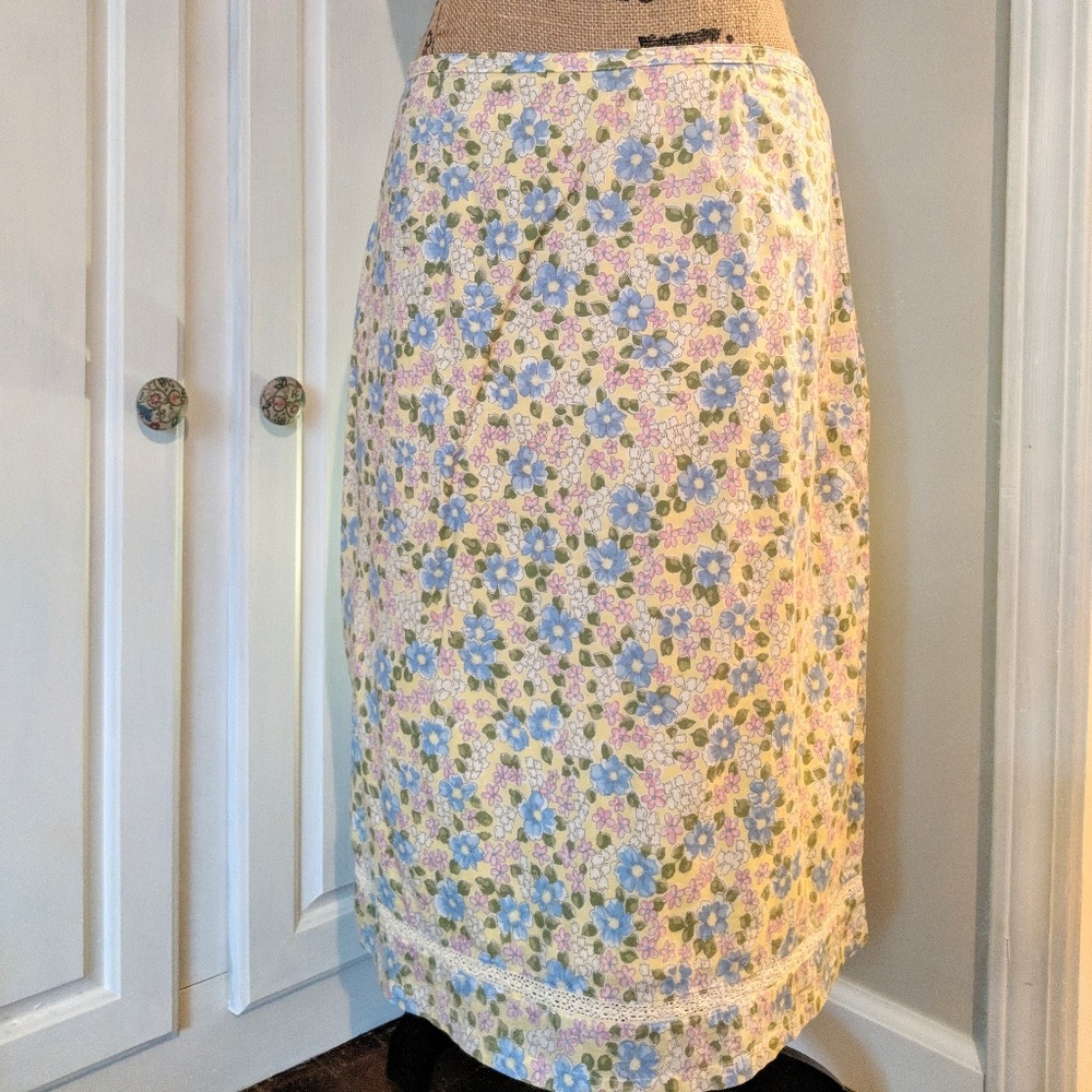 🌸 Old Navy Floral Skirt | Size 8 🌼